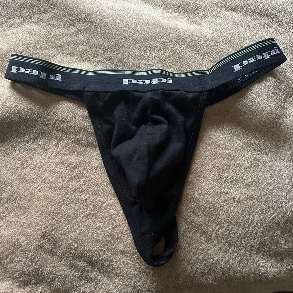 Papi Thong — black
